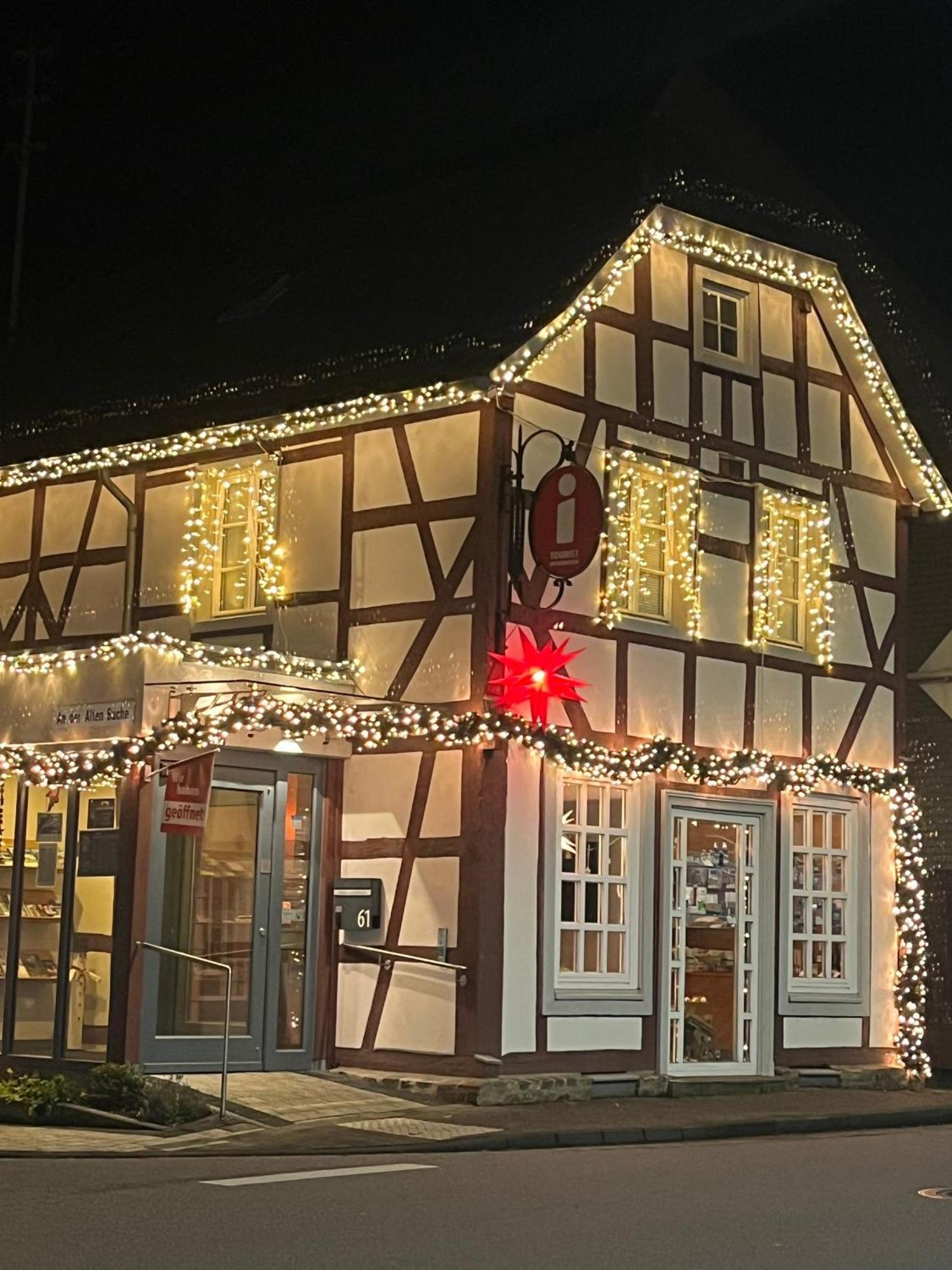 Ferienwohnung "Gaston" Mitten In Waldbreitbach Екстериор снимка